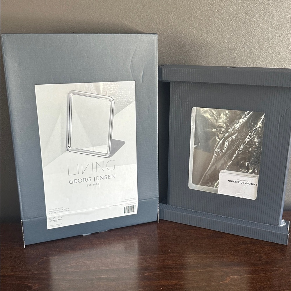 New in box Georg Jensen Polished Silver tableau mirror. Makes a beautiful gift - Picture 8 of 9